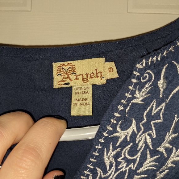 Small dress - Picture 2 of 3